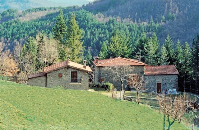 Homerez - Beautiful house for 4 ppl. with shared pool and terrace at Bibbiena