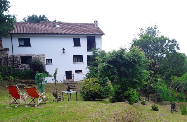 Homerez - Big house for 11 ppl. with garden, terrace and balcony at Pontevedra