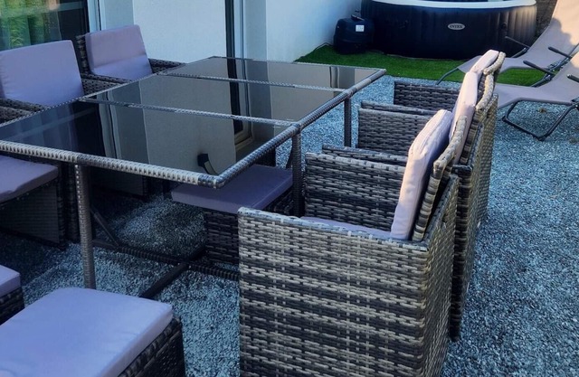 Homerez - Big house for 9 ppl. with jacuzzi and terrace at Saint-Mard