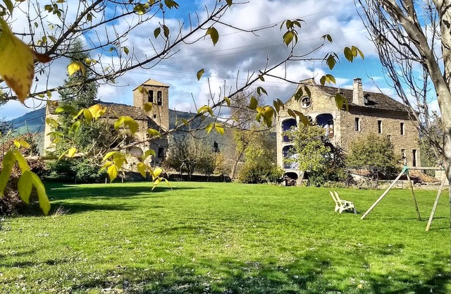 Homerez - Big house for 18 ppl. with garden at Albella