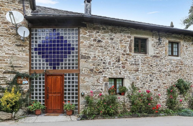 Homerez - Big house for 12 ppl. with jacuzzi and terrace at Tineo