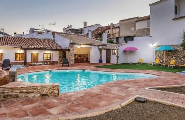 Homerez - Big villa for 11 ppl. with swimming-pool and terrace at Mondrón