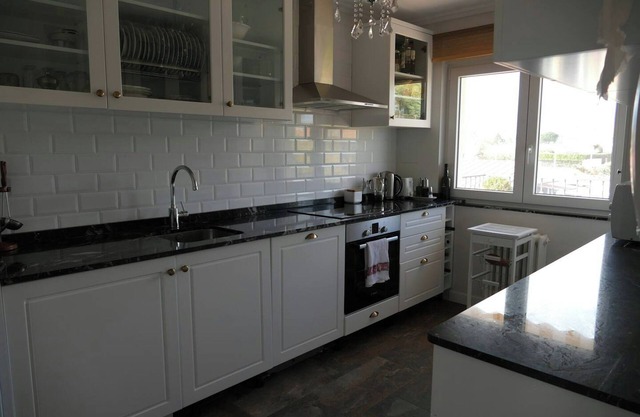 Homerez - Chalet for 5 ppl. with swimming-pool and terrace at Villamayor