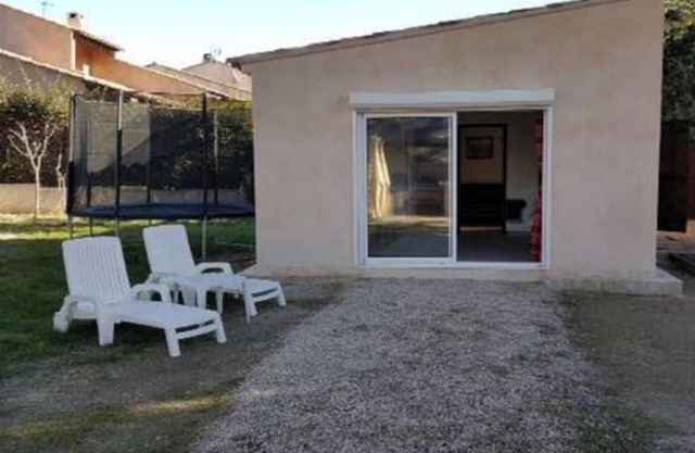 Homerez - Charming House in Martigues with Garden and Air Conditioning