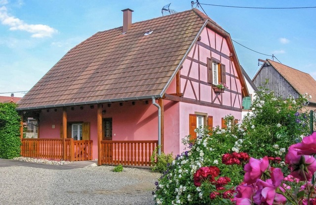 Homerez - Charming House in Stotzheim with Garden and Terrace