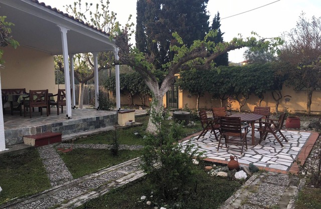 Homerez - Charming House in Drosia with Mountain View