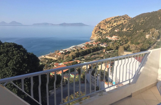 Homerez - Charming Studio in Calava, 30 m², Balcony
