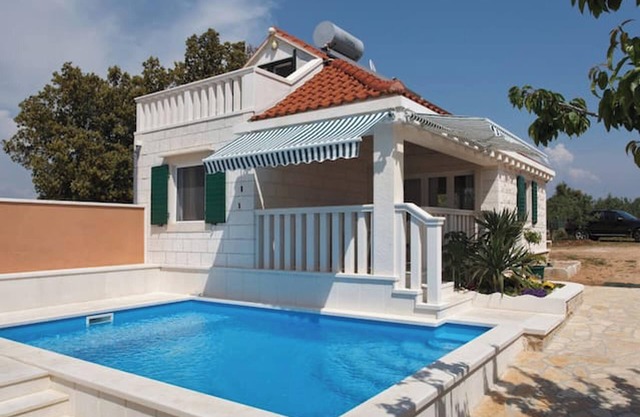 Homerez - Charming Villa in Pučišća with Private Pool