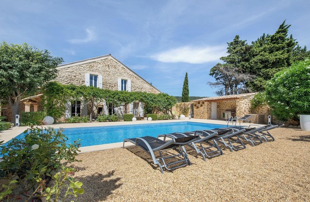 Homerez - Comfortable villa with private pool in Uchaux