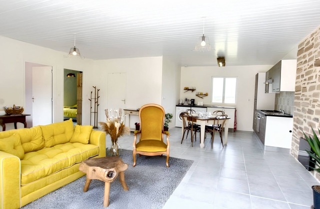 Homerez - Cosy House in Fossemagne with Garden and Terrace