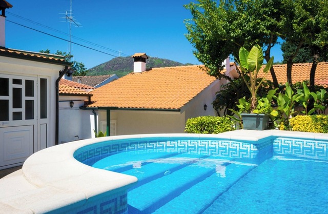 Homerez - Elegant villa in Alvite with private pool