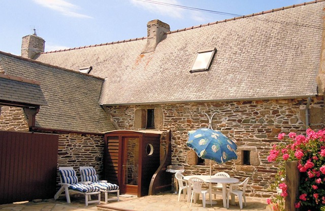 Homerez - House 1 km away from the beach for 4 ppl. at Trédrez-Locquémeau