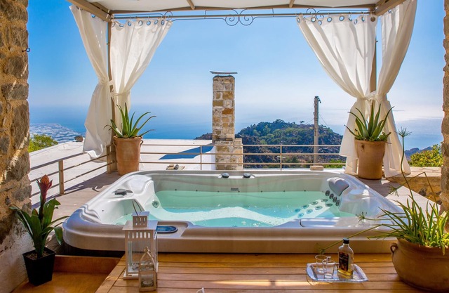 Homerez - House 12 km away from the beach for 9 ppl. with jacuzzi at Anatoli