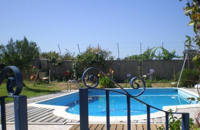Homerez - House 7 km away from the beach for 4 ppl. with shared pool at Nazaré