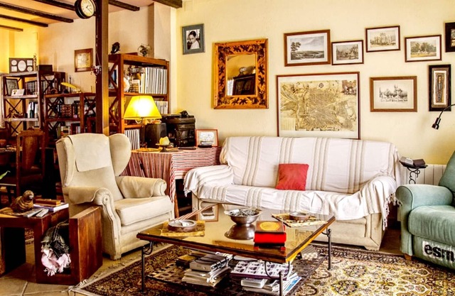 Homerez - House for 6 ppl. with swimming-pool, garden and terrace at Picón