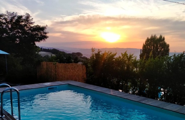 Homerez - House for 3 ppl. with shared pool, sea view and garden at Montelabbate
