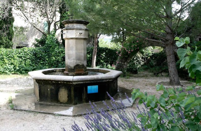Homerez - House in Rustrel with Pool