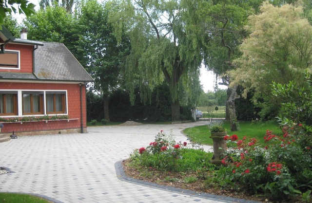 Homerez - House in Sermersheim with Garden