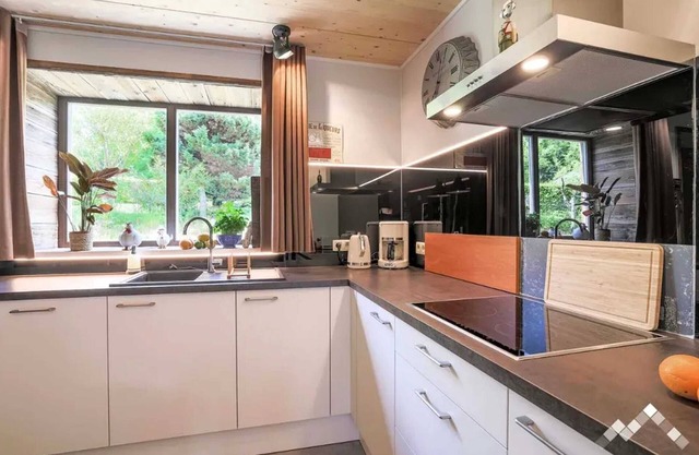 Homerez - House with garden in Léglise - Terrace and Wi-Fi