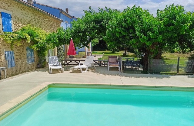 Homerez - Large villa with pool in Richerenches