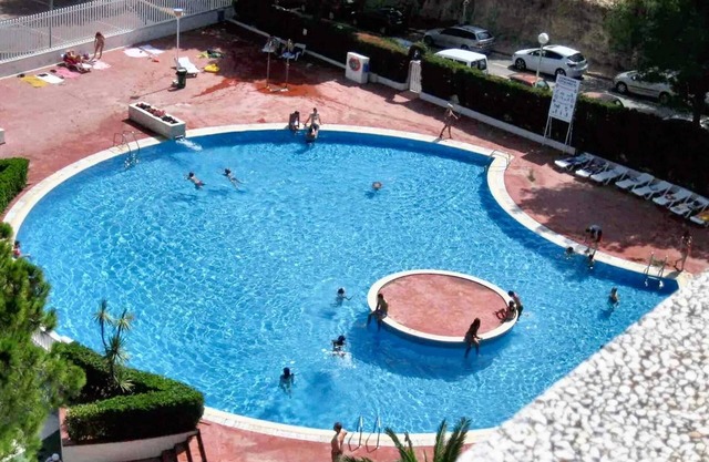 Homerez - Modern Apartment in Salou with Shared Pool