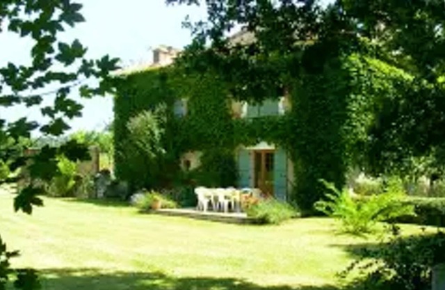 Homerez - Nice house for 6 ppl. with swimming-pool at Saint-Pierre-de-Côle