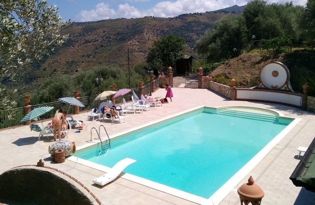 Homerez - Nice appartement 5 km away from the beach for 4 ppl. with shared pool