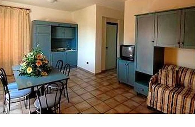 Homerez - Nice appartement for 5 ppl. with shared pool at Rossano
