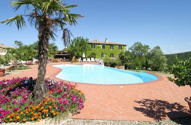 Homerez - Nice house for 2 ppl. with shared pool and terrace at Murlo