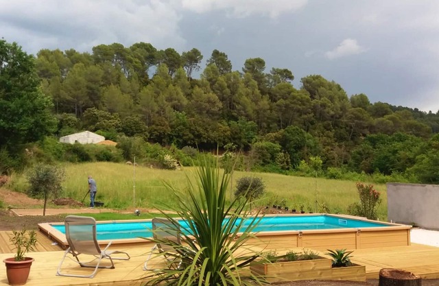 Homerez - Nice house for 6 ppl. with swimming-pool and terrace at Barjols