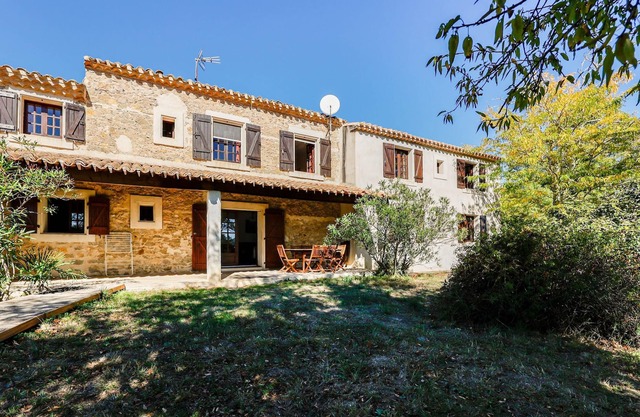 Homerez - Nice house for 7 ppl. with shared pool, garden and terrace at Lagrasse