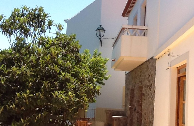 Homerez - Nice house with garden and terrace & Wifi