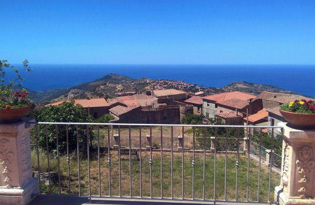 Homerez - Sea View Apartment, San Mauro Cilento