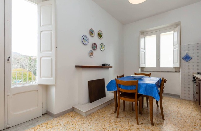 Homerez - Spacious apartment in Ceraso with mountain view