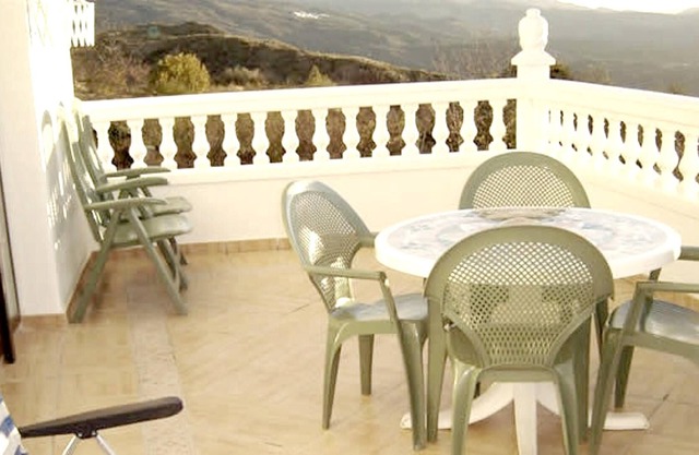 Homerez - Spacious house for 6 ppl. with terrace and balcony at Yegen