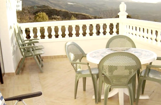 Homerez - Spacious house for 6 ppl. with terrace and balcony at Yegen