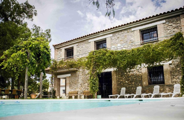Homerez - Spacious House with Pool in Oria