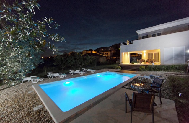 Homerez - Spacious Villa in Solin, Private Pool