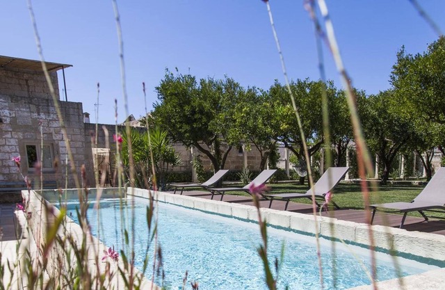 Homerez - Villa 10 km from the beach for 8 pers. with swimming pool and garden