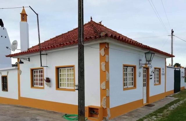 Homerez - Villa 9 km away from the beach for 6 ppl. with terrace at Alcobaça