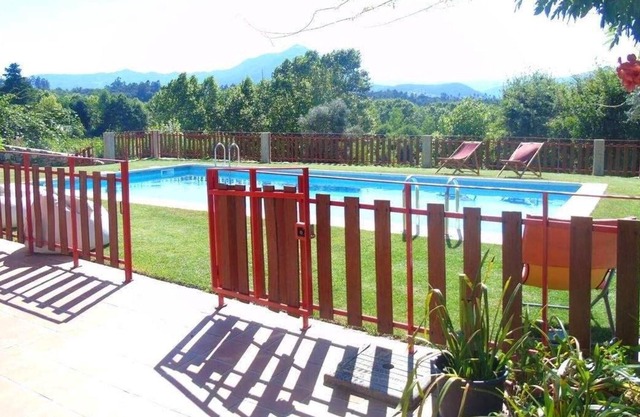 Homerez - Villa for 13 ppl. with swimming-pool, garden and balcony at Molares