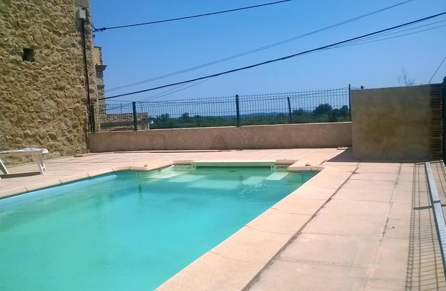 Homerez - Villa for 3 ppl. with swimming-pool, jacuzzi and garden at Cantallops