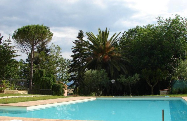 Homerez - Villa for 8 ppl. with swimming-pool, jacuzzi and garden at Mogliano