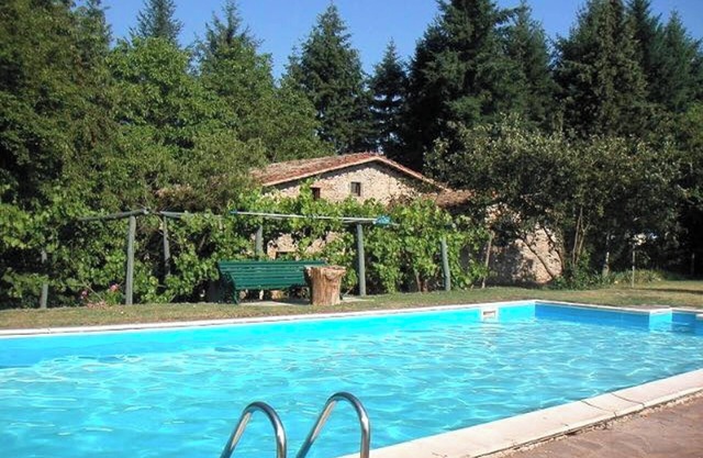 Homerez - Villa in Barga with pool