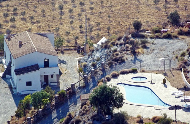 Homerez - Villa in Taberno with pool
