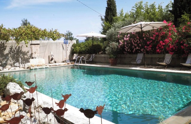 Homerez - Welcoming apartment with pool in Oppède 70 m²