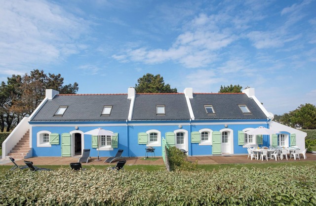 Homerez - Welcoming House in Bangor with Enclosed Garden and Fireplace