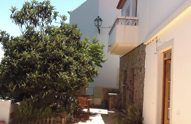 Homerez - Welcoming House in Aljezur, garden