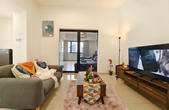 Homestay 301 Kota Damansara 2301 Alpha IVF Alpha Fertility Centre Encorp Strand PJ Sunway Giza Mall by Warm Home