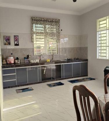 Homestay and roomstay Din 5555